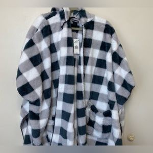 Steve Madden Short Sleeve Hooded Jacket. Black and White Buffalo Print. NWT